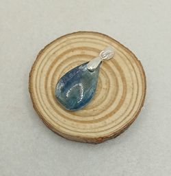 Colgante Cianita azul gota
