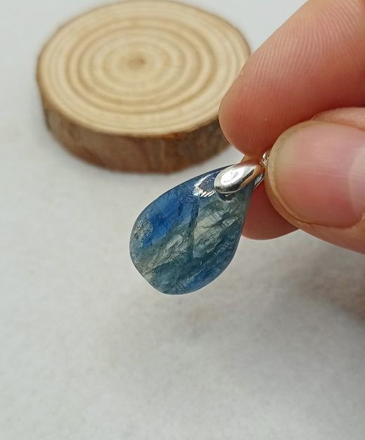 Colgante Cianita azul gota