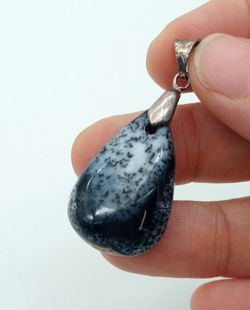 Colgante de Merlinita