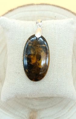 Colgante de Pietersita en cabujón