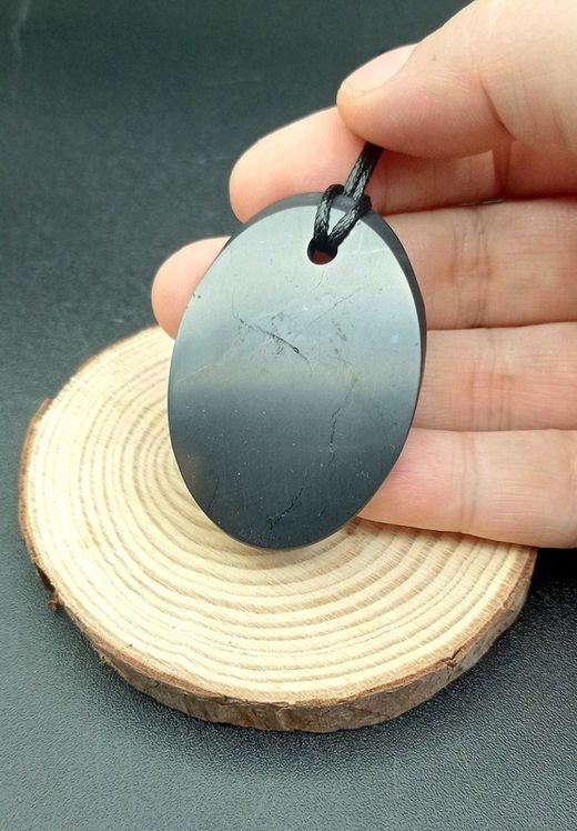 Colgante de Shungita ovalado