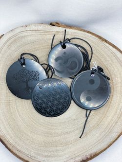 Colgante de Shungite yin-yang