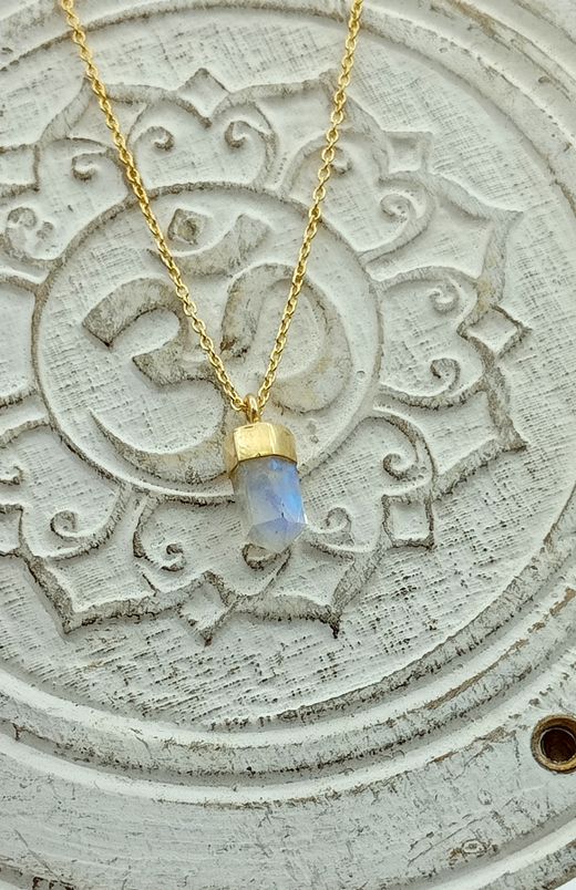 Colgante Piedra luna con cadena