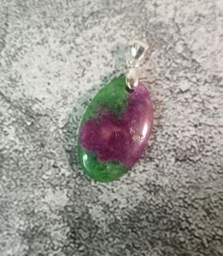Colgante Rubí con Zoisita ovalado
