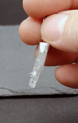 Colgante de Cuarzo "faden" - Ref.1