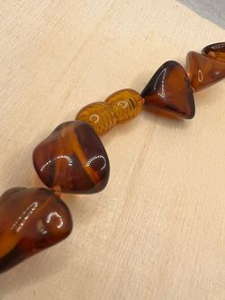 Collar de Ambar irregular color "miel"