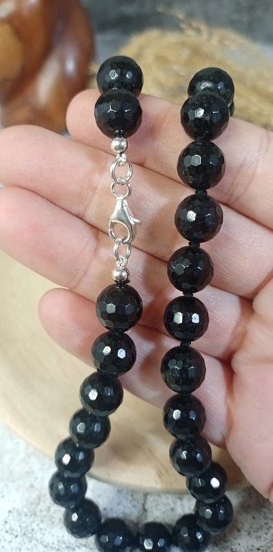 Collar de Turmalina en bola facetada de 11 mm.