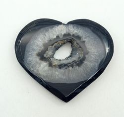 Corazón de Ágata negra con drusa de cuarzo