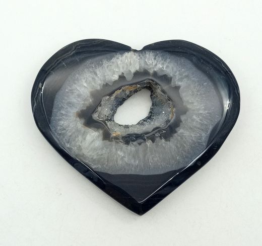 Corazón de Ágata negra con drusa de cuarzo