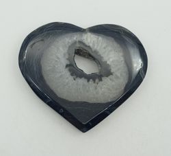 Corazón de Ágata negra con drusa de cuarzo