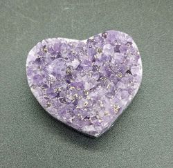 Corazón de Amatista en drusa de cristales (Ref.2)