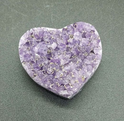 Corazón de Amatista en drusa de cristales (Ref.2)