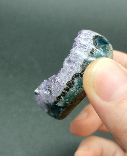Corazón de Amatista en drusa de cristales (Ref.2)