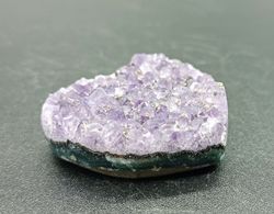 Corazón de Amatista en drusa de cristales (Ref.2)