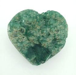 Corazón de Fluorita verde semi pulido