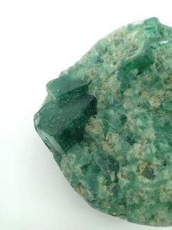 Corazón de Fluorita verde semi pulido