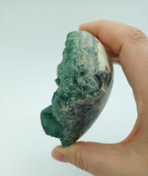 Corazón de Fluorita verde semi pulido