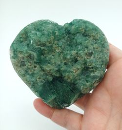 Corazón de Fluorita verde semi pulido