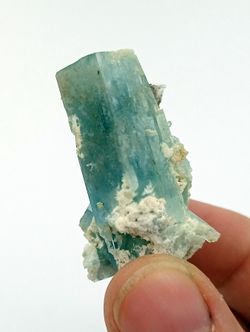 Cristal individual de Aguamarina