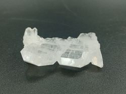 Cuarzo "faden" en agrupación de cristales