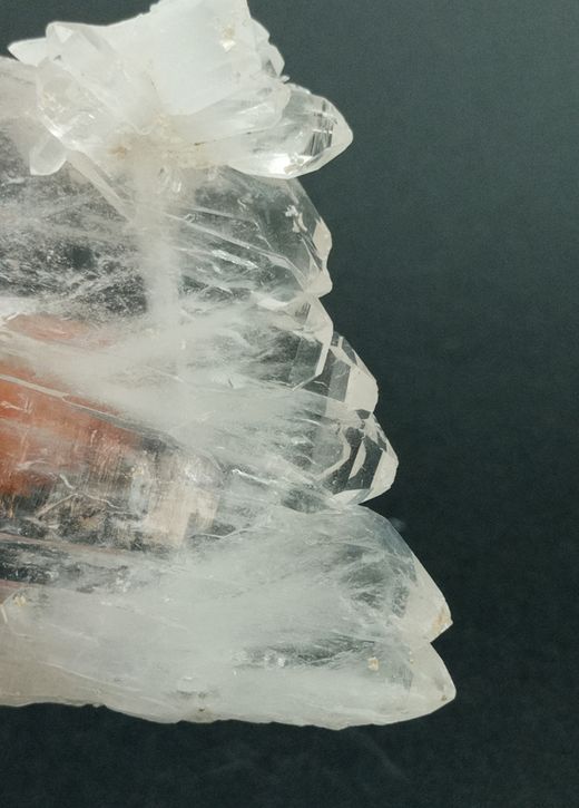 Cuarzo "faden" en agrupación de cristales