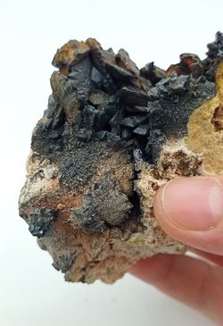 Descloizita drusa