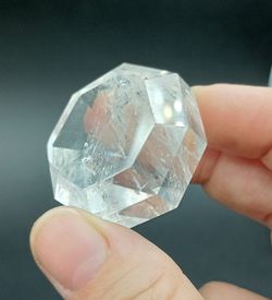 Cuarzo cristal de roca (talla modo brillante)