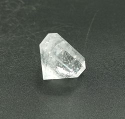 Cuarzo cristal de roca (talla modo brillante)