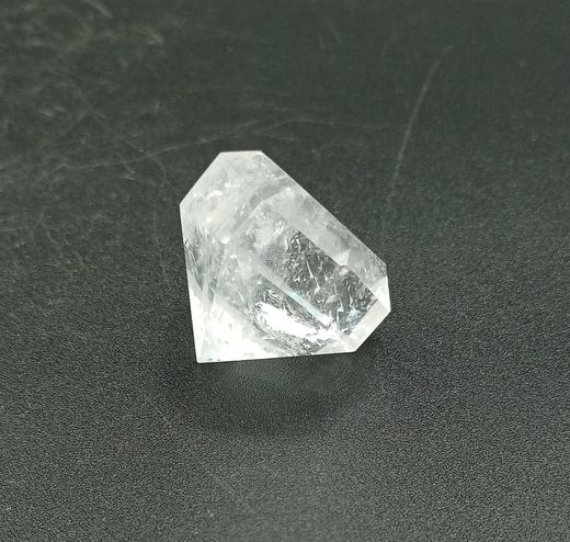 Cuarzo cristal de roca (talla modo brillante)