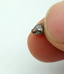 Diamante en bruto (Octaedro)