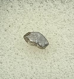 Diamante en bruto (Octaedro)