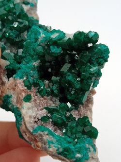 Dioptasa cristales sobre matriz - Ex colección Folch