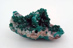 Dioptasa cristales sobre matriz - Ex colección Folch
