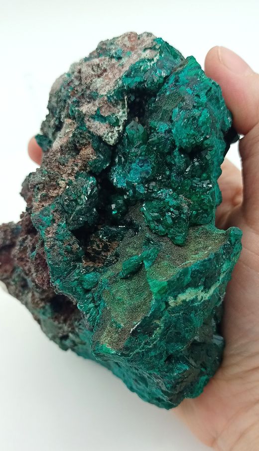Dioptasa masa compacta con cristales color verde intenso