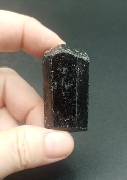 Dravita - Pertenece al grupo de la Turmalina