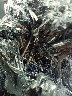 Antimonita conjunto de cristales