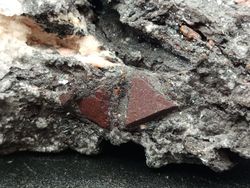 Ejemplar de Zunyita en Hematites