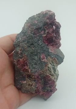 Eritrina asociada a Safflorita