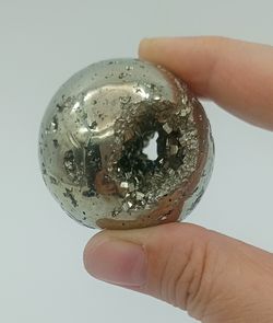 Esfera de Pirita con geoda