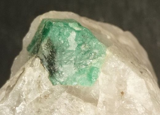 Esmerada sobre cuarzo