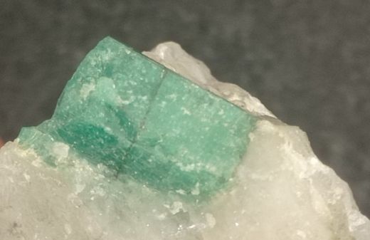 Esmerada sobre cuarzo