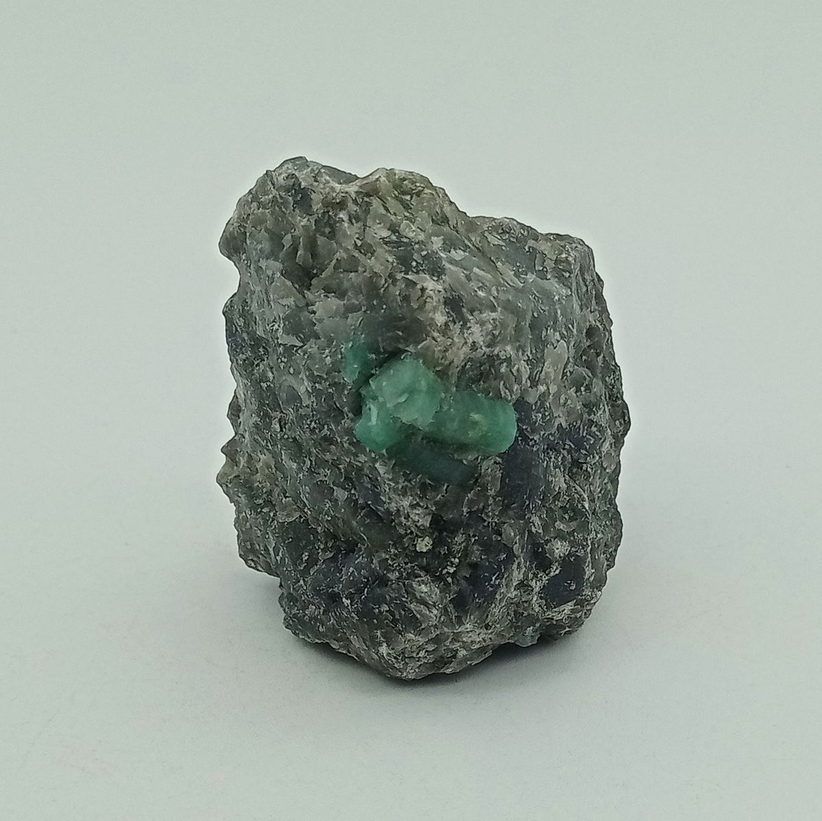 Esmeralda sobre matriz