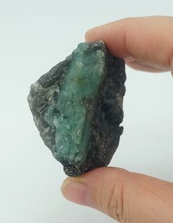Fragmento de Esmeralda en matriz