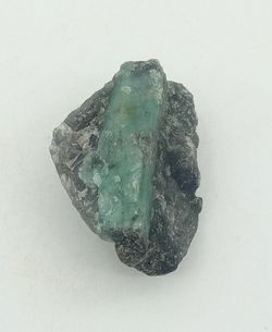 Fragmento de Esmeralda en matriz