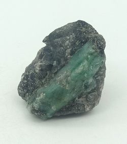 Fragmento de Esmeralda en matriz