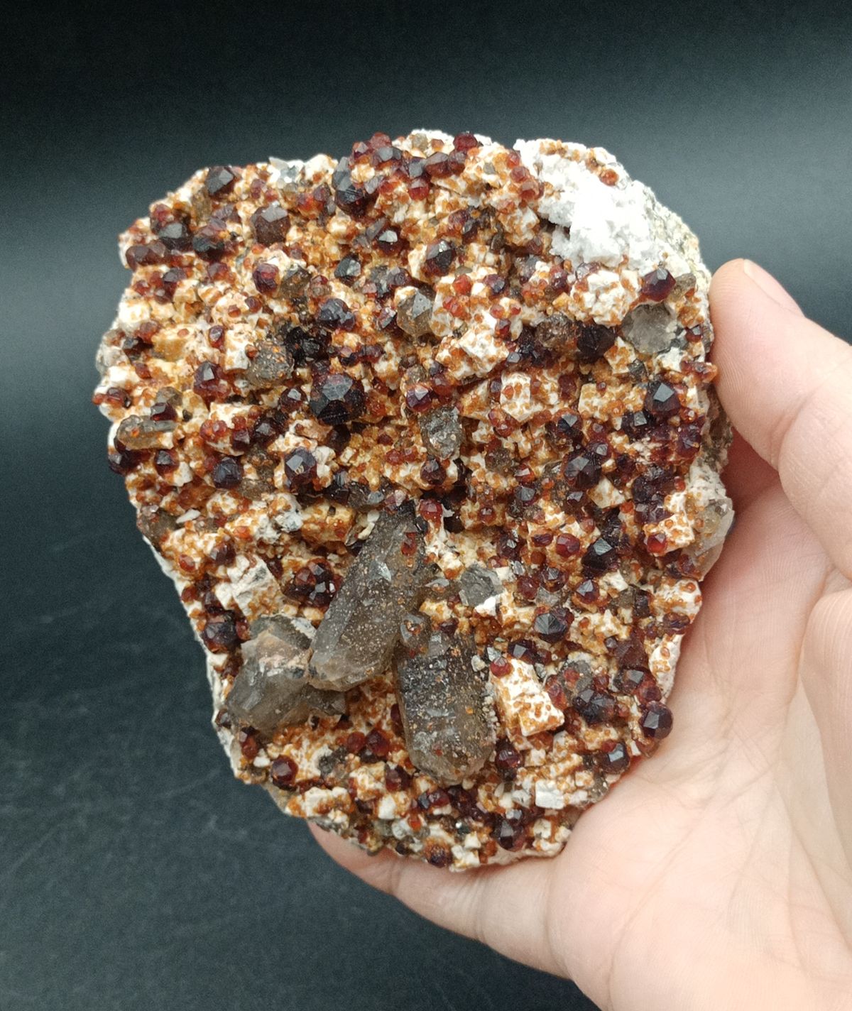 Espesartina con cuarzo ahumado