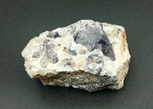 Espinela azul