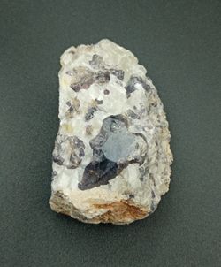Espinela azul