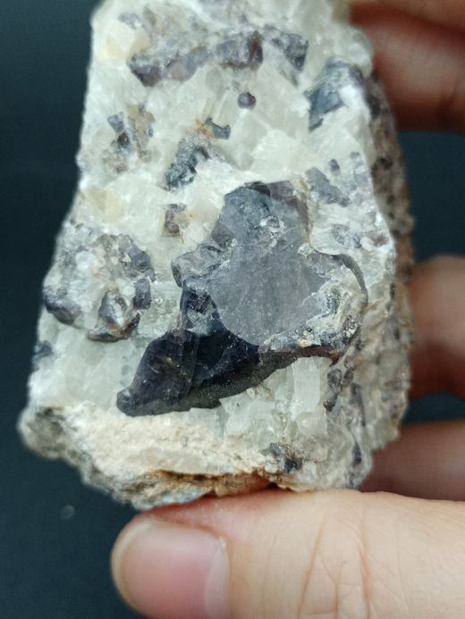 Espinela azul