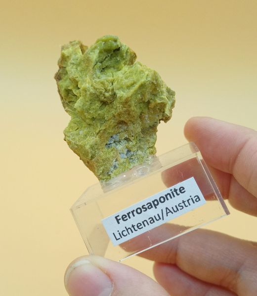 Ferrosaponita